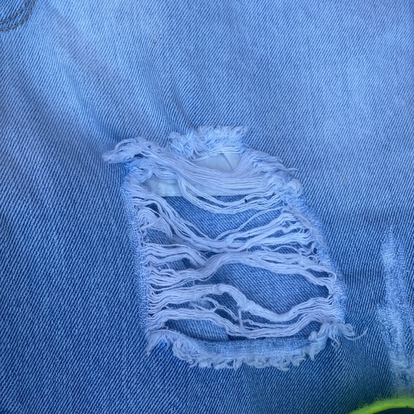 Forever 21 Ombré dentin jeans, frayed ankle design, heavily distressed - Picture 3 of 4